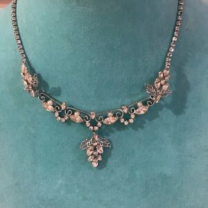 Vintage Absolutely stunning delicate silver rhinestone necklace dangling pendant